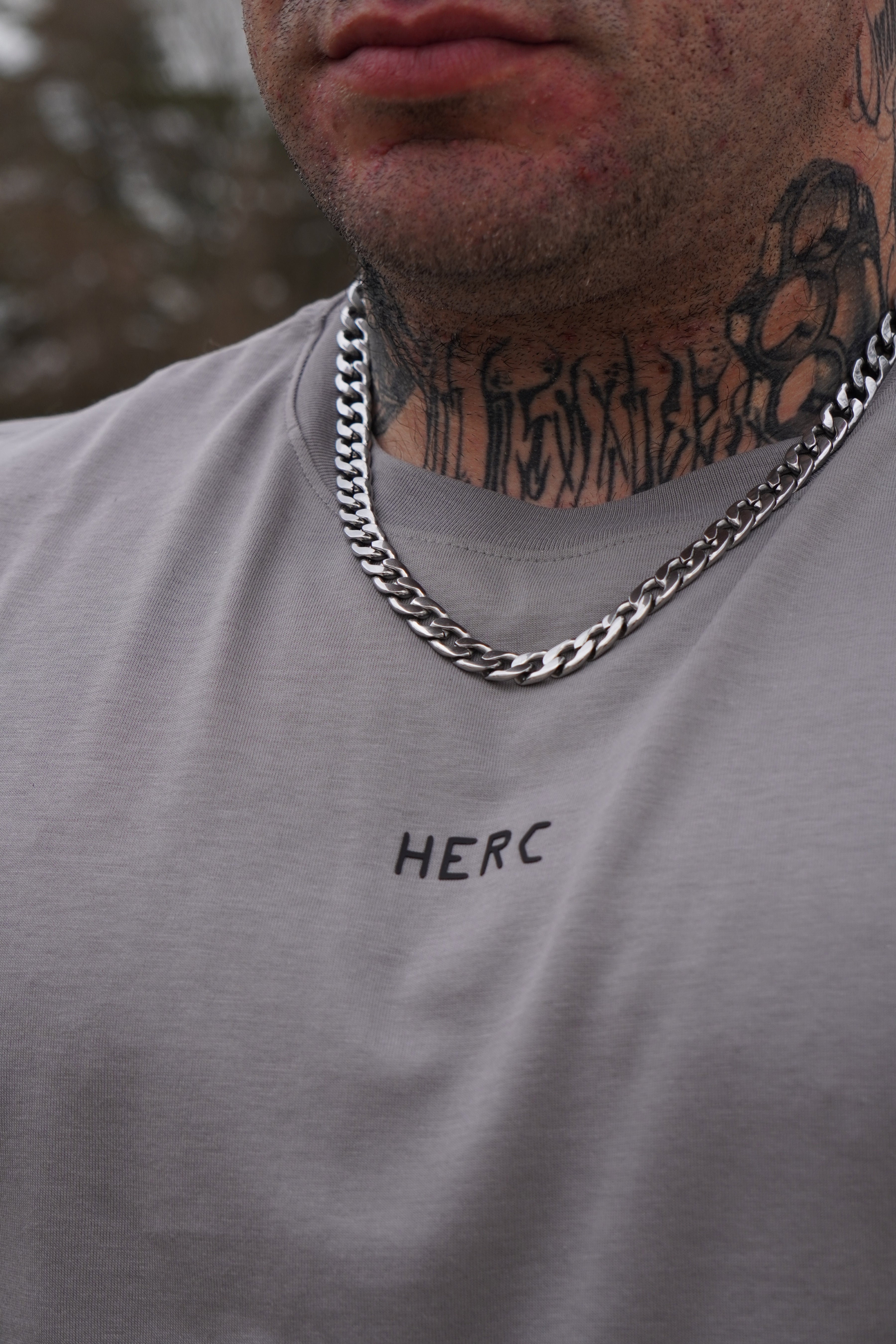 IRON GREY OVERSIZE LOGO T-SHIRT