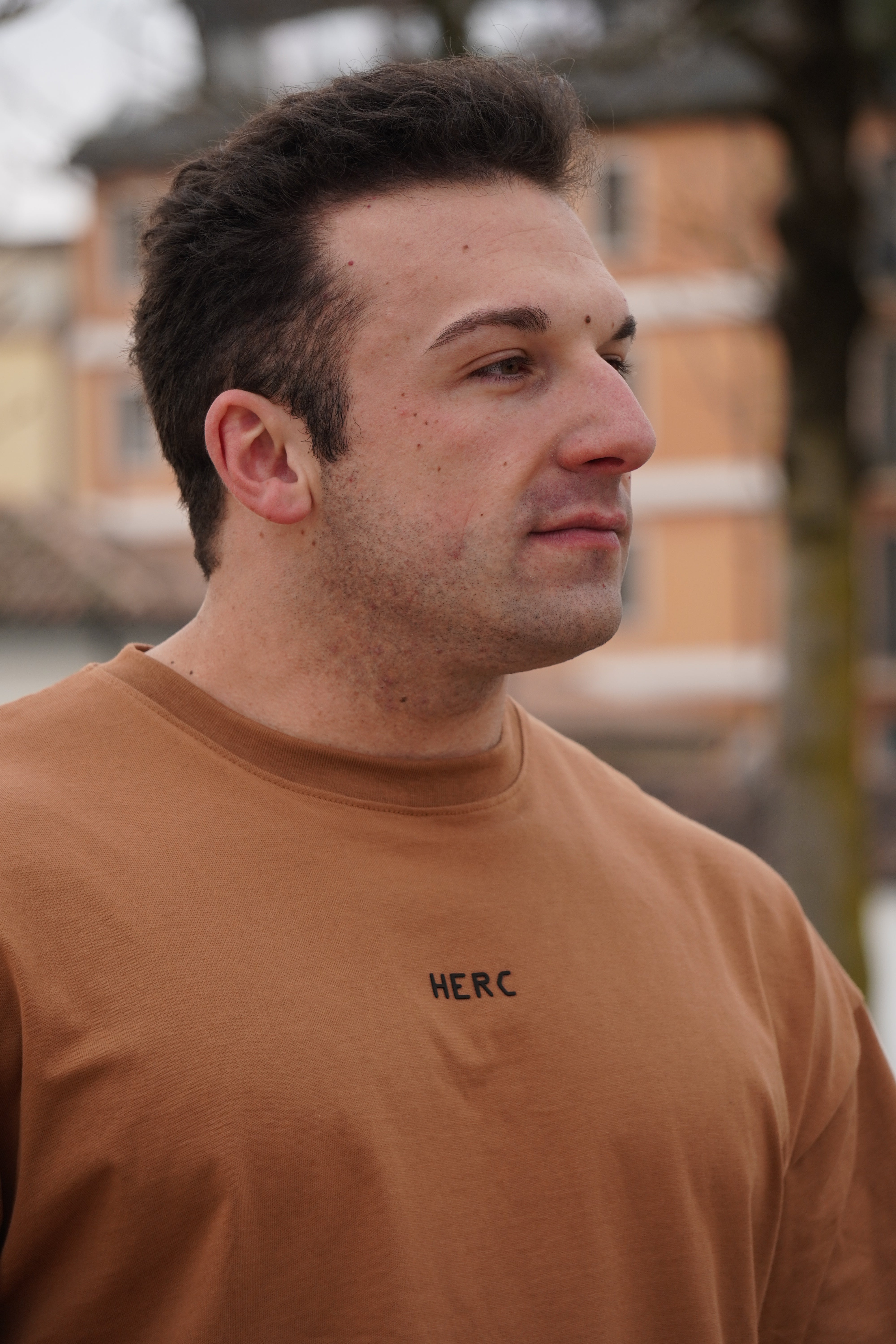 T-SHIRT LOGO OVERSIZE TABACCO