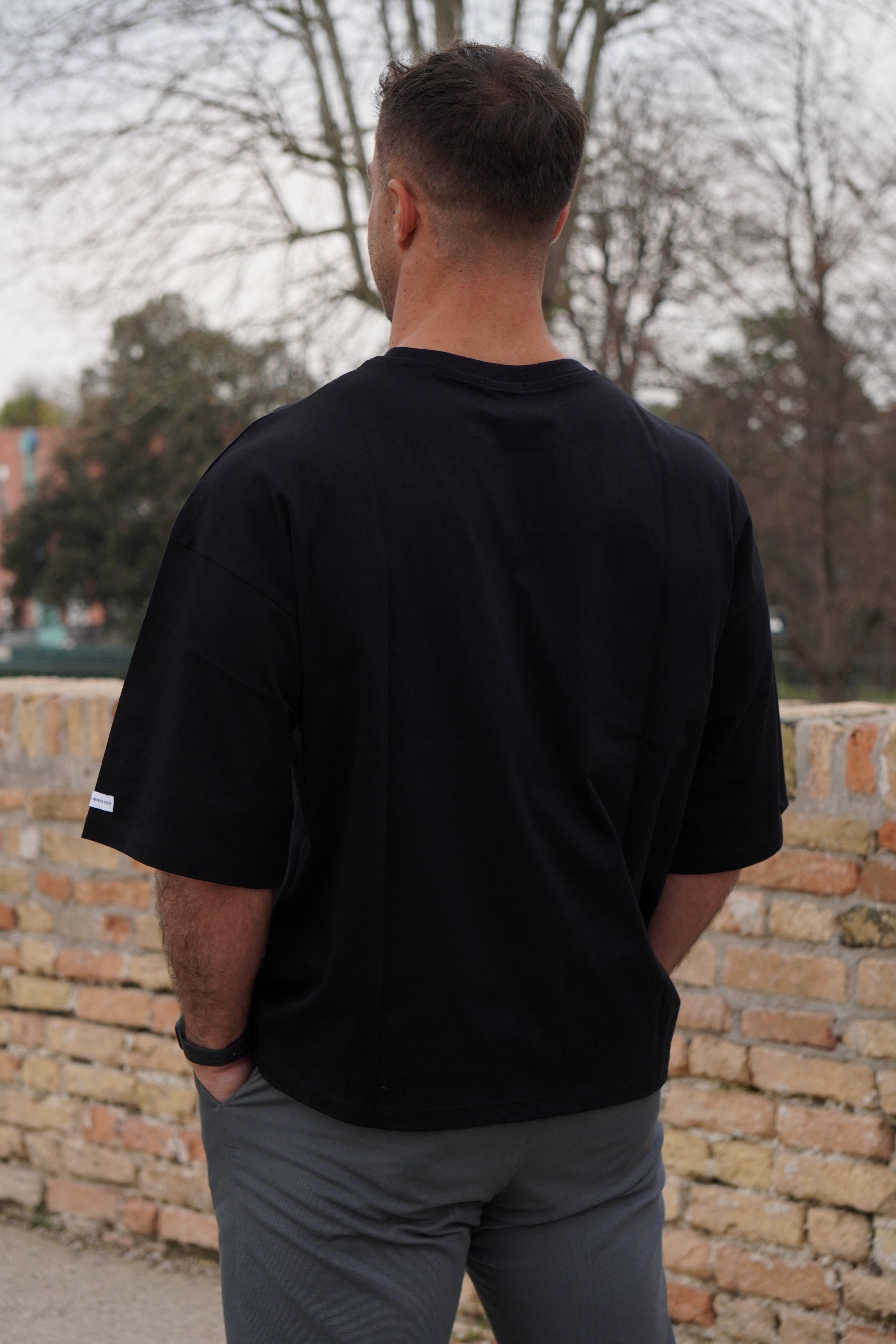BLACK OVERSIZE LOGO T-SHIRT