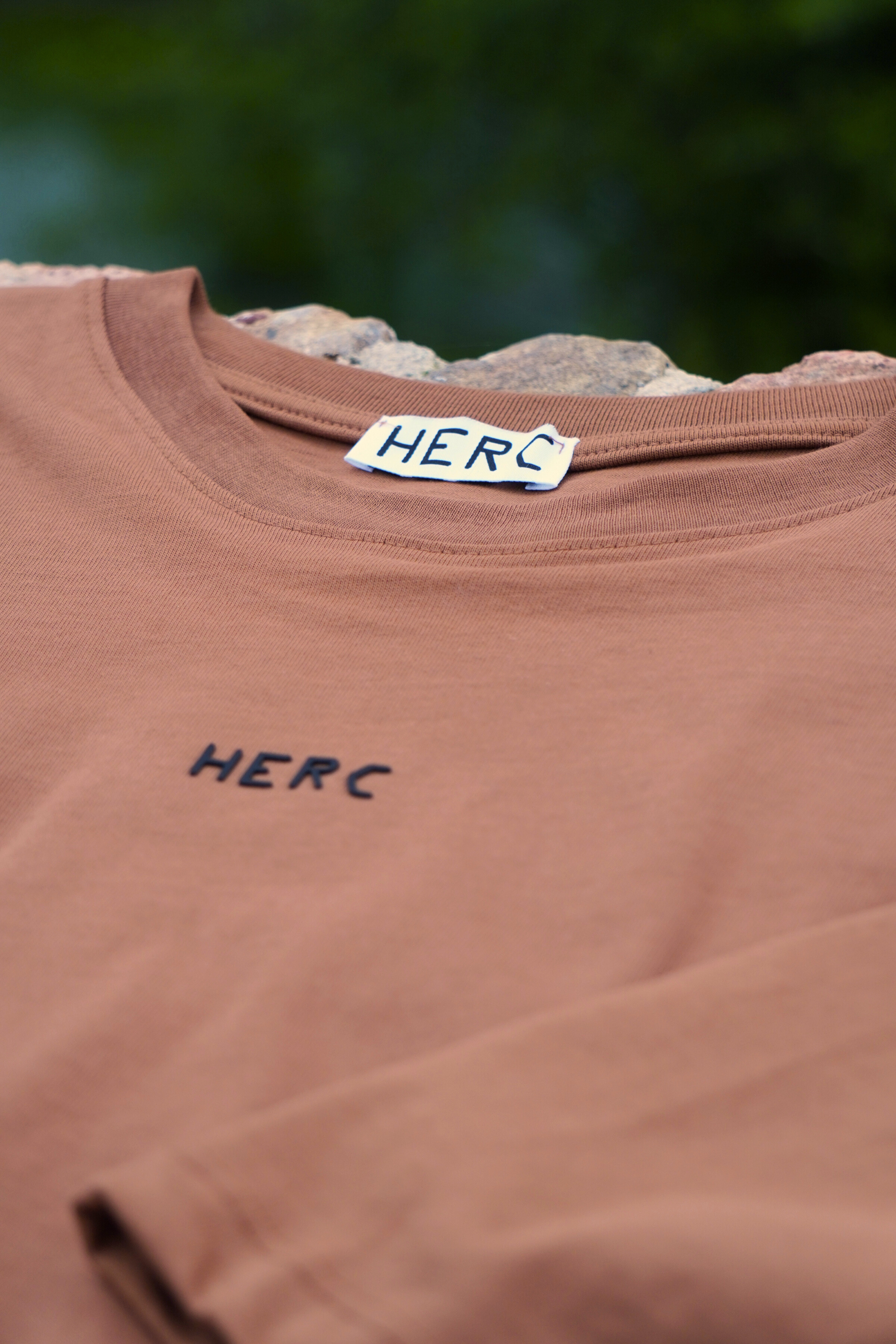 T-SHIRT LOGO OVERSIZE TABACCO