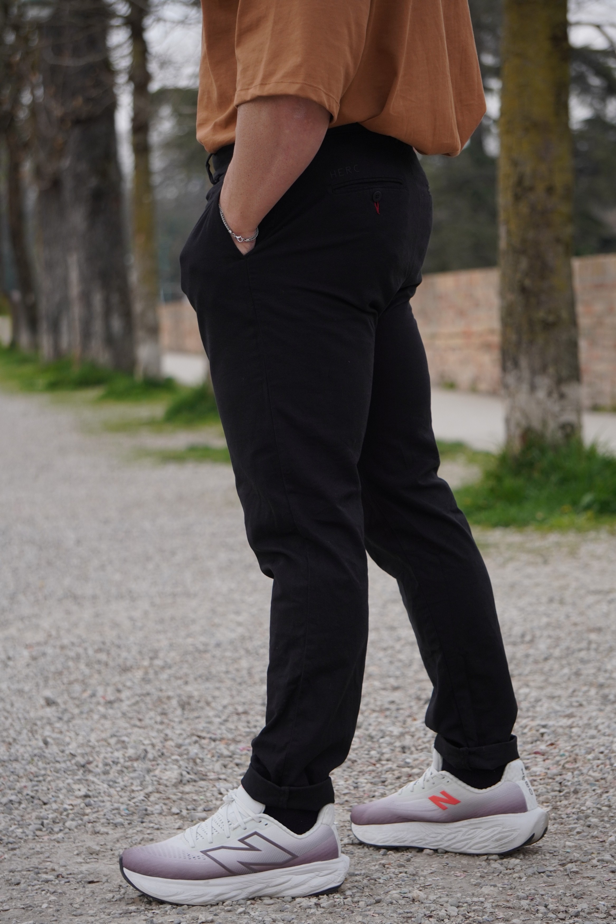 BLACK CHINO PANTS